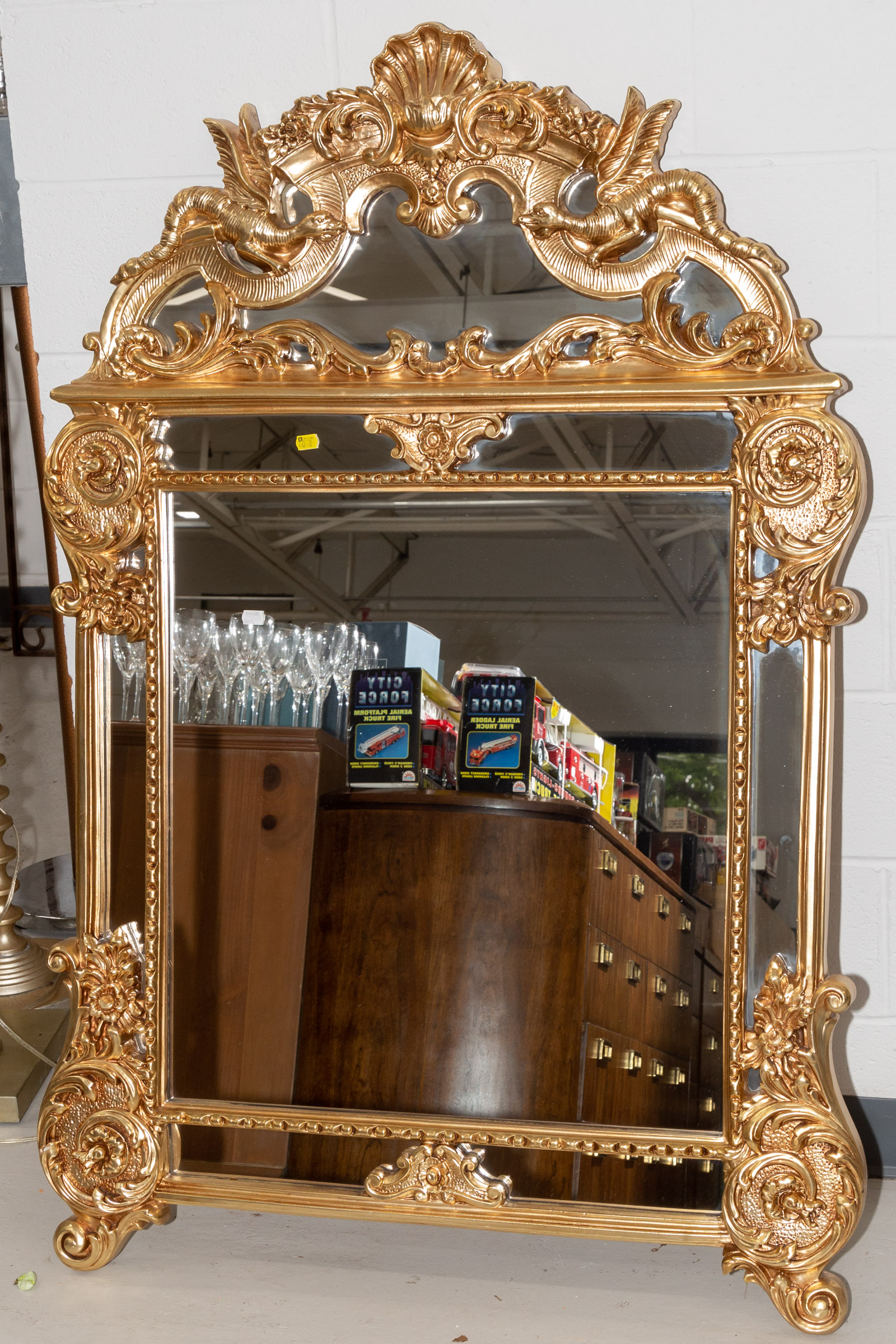 LARGE MIRROR IN BAROQUE STYLE GILT