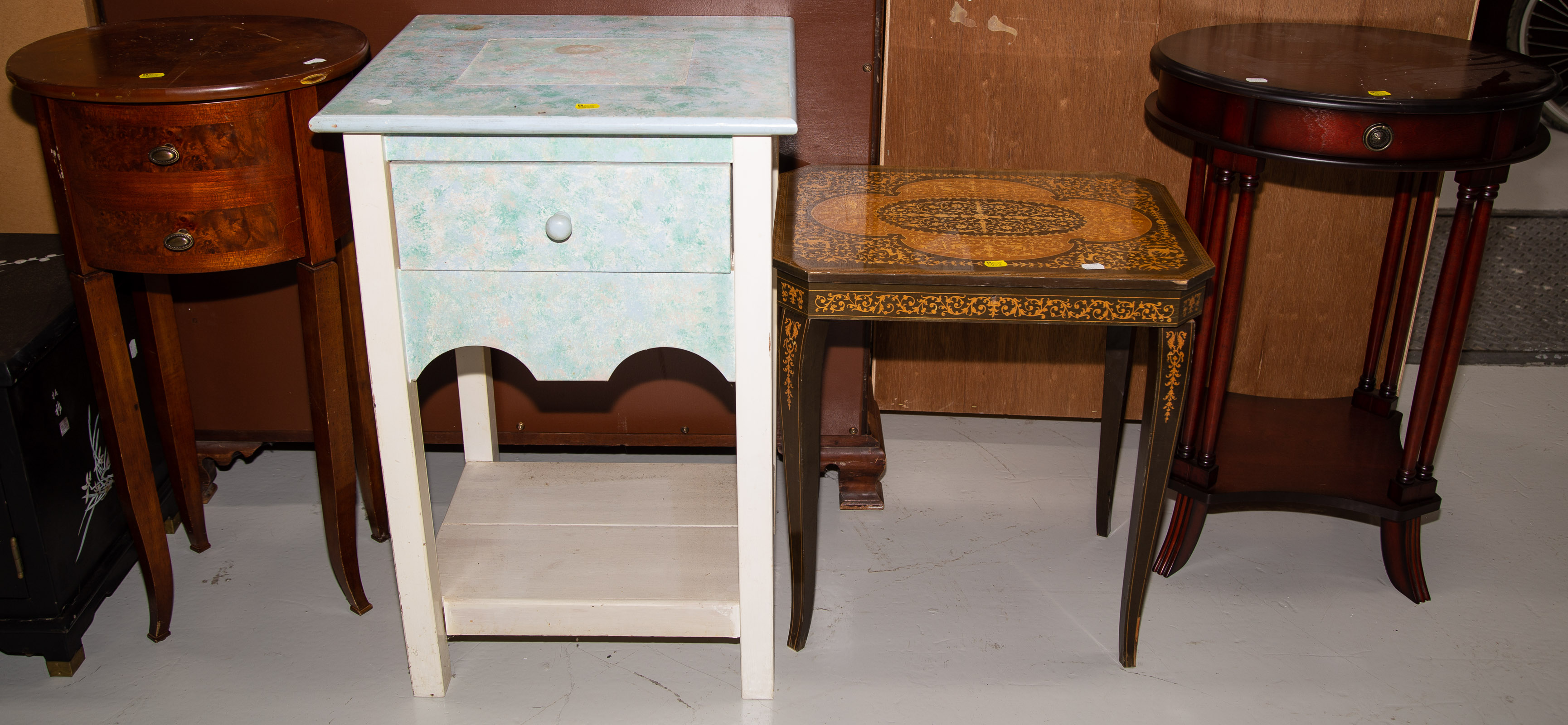 FOUR PIECES OF ASSORTED FURNITURE