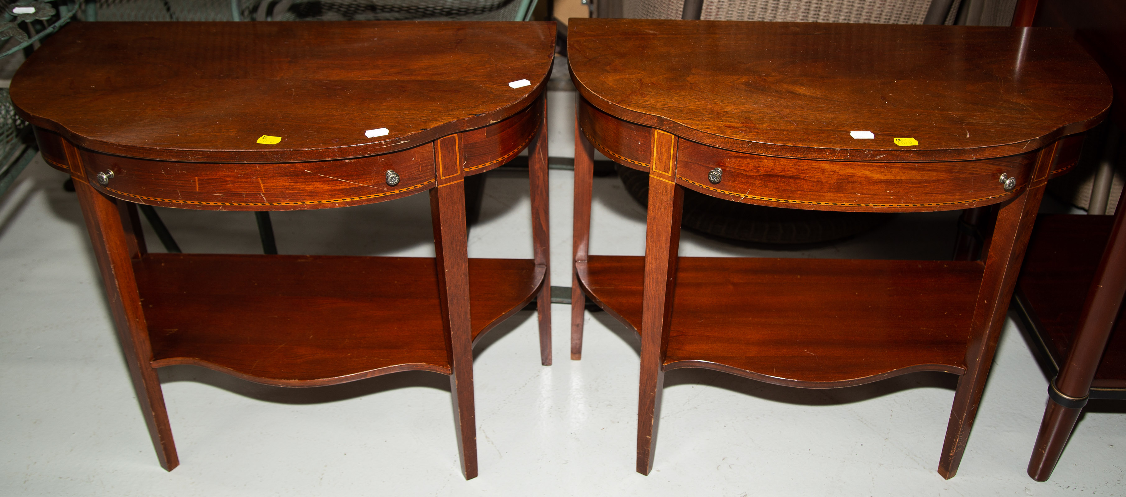 A PAIR OF MAHOGANY NIGHT STANDS