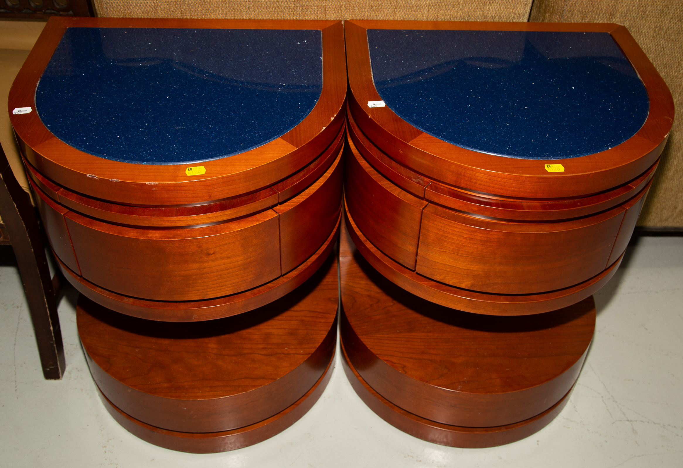 A PAIR OF ART DECO STYLE NIGHTSTANDS