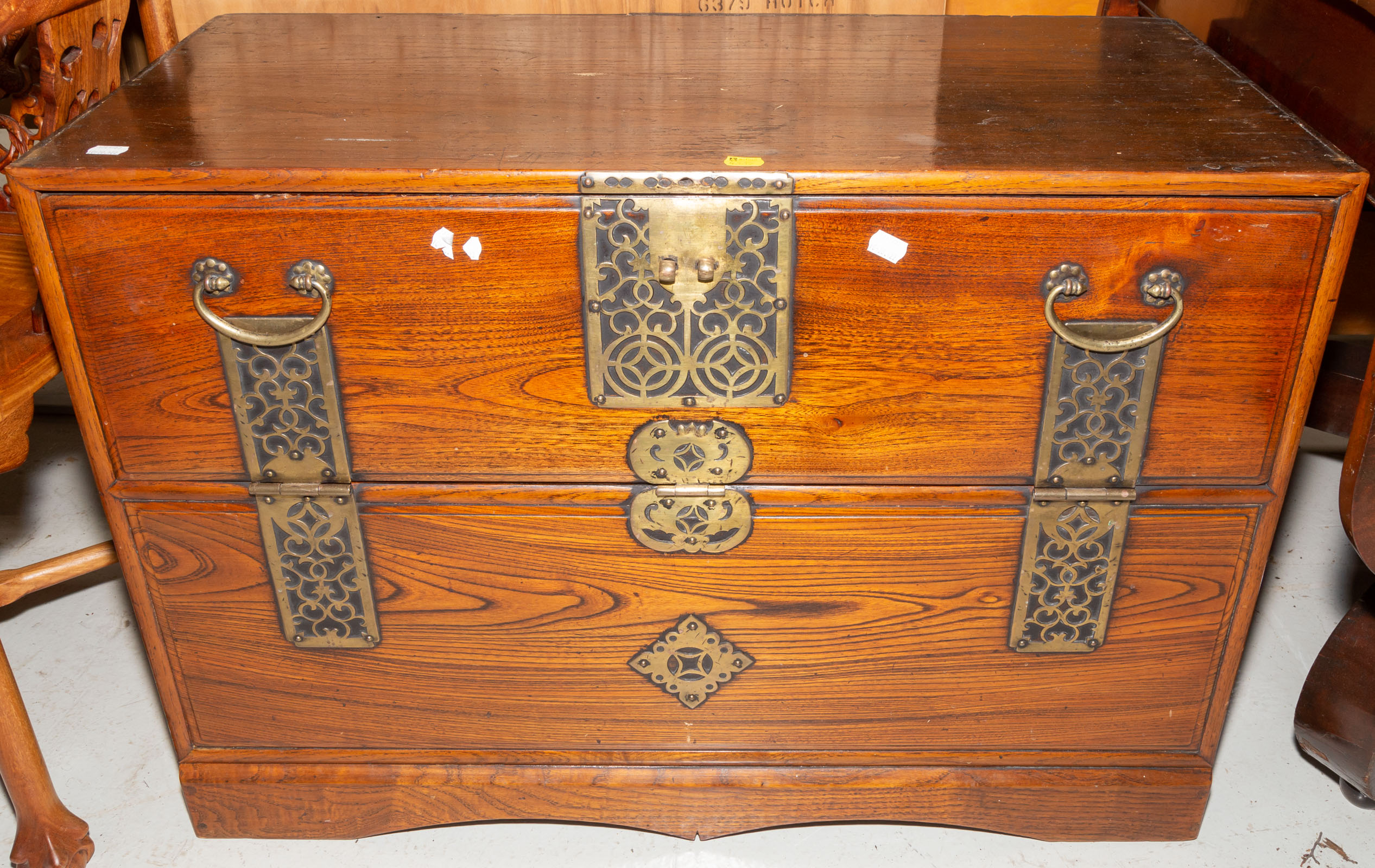 JAPANESE ELM CABINET Late 19th