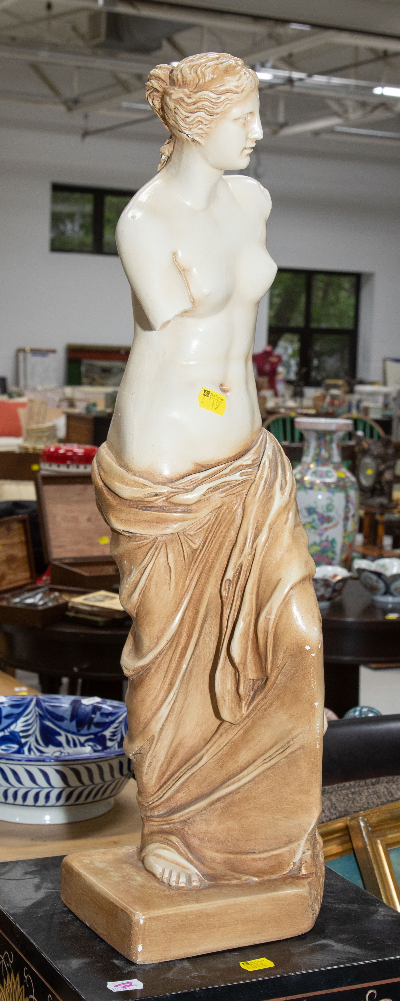 PAINTED PLASTER FIGURE: VENUS DE