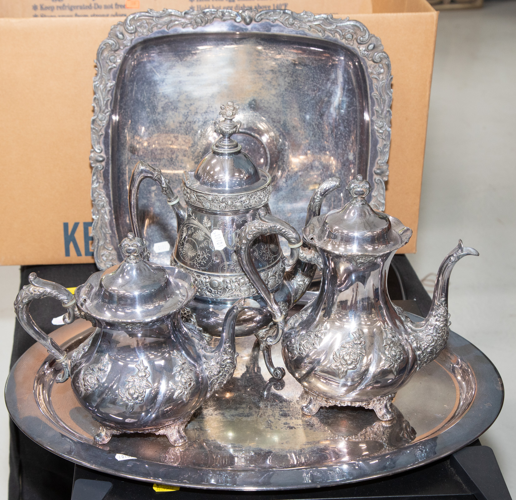 SELECTION OF SILVER PLATED WARE 338cb1