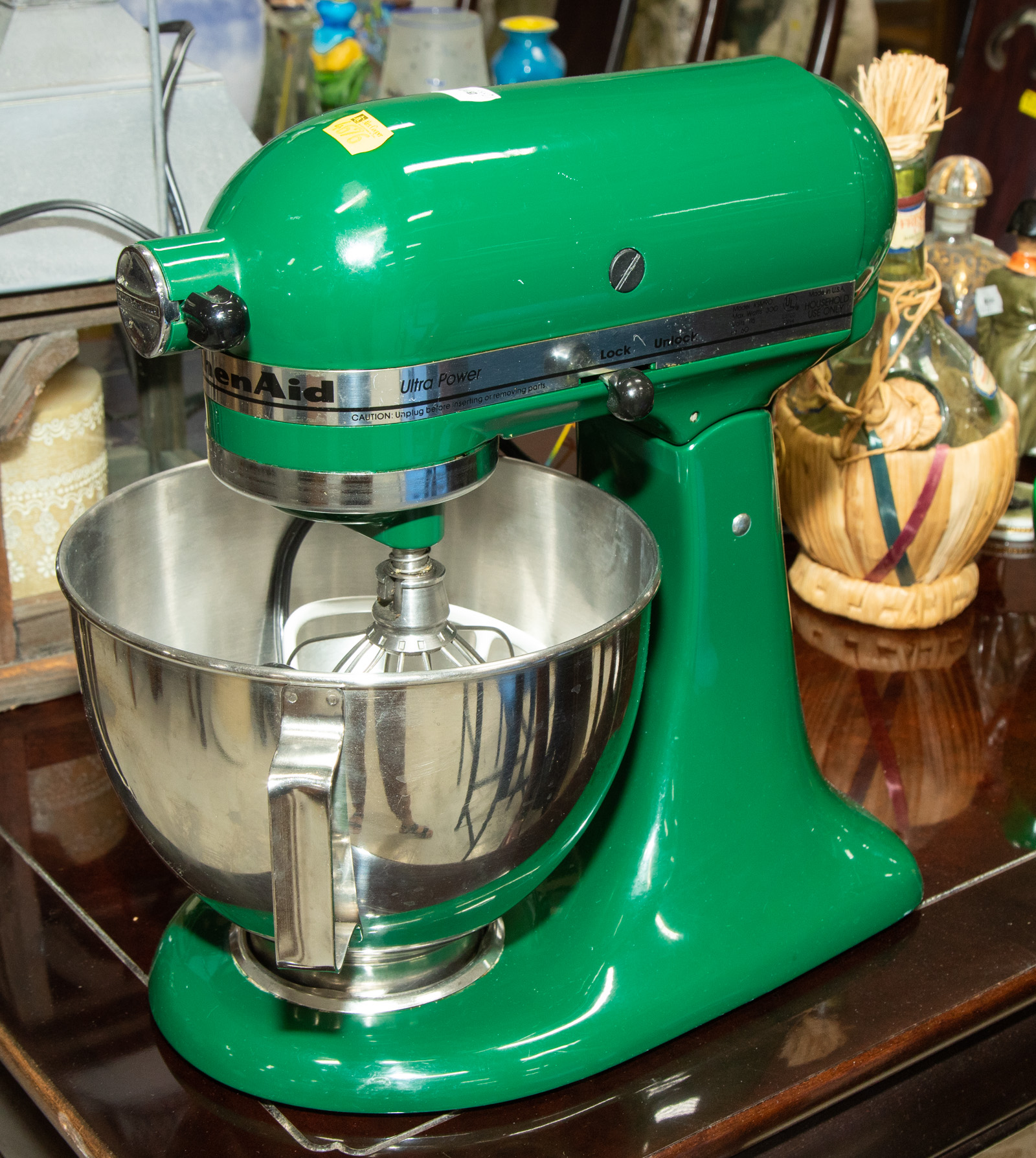 A KITCHENAID KSM90 MIXER Appears