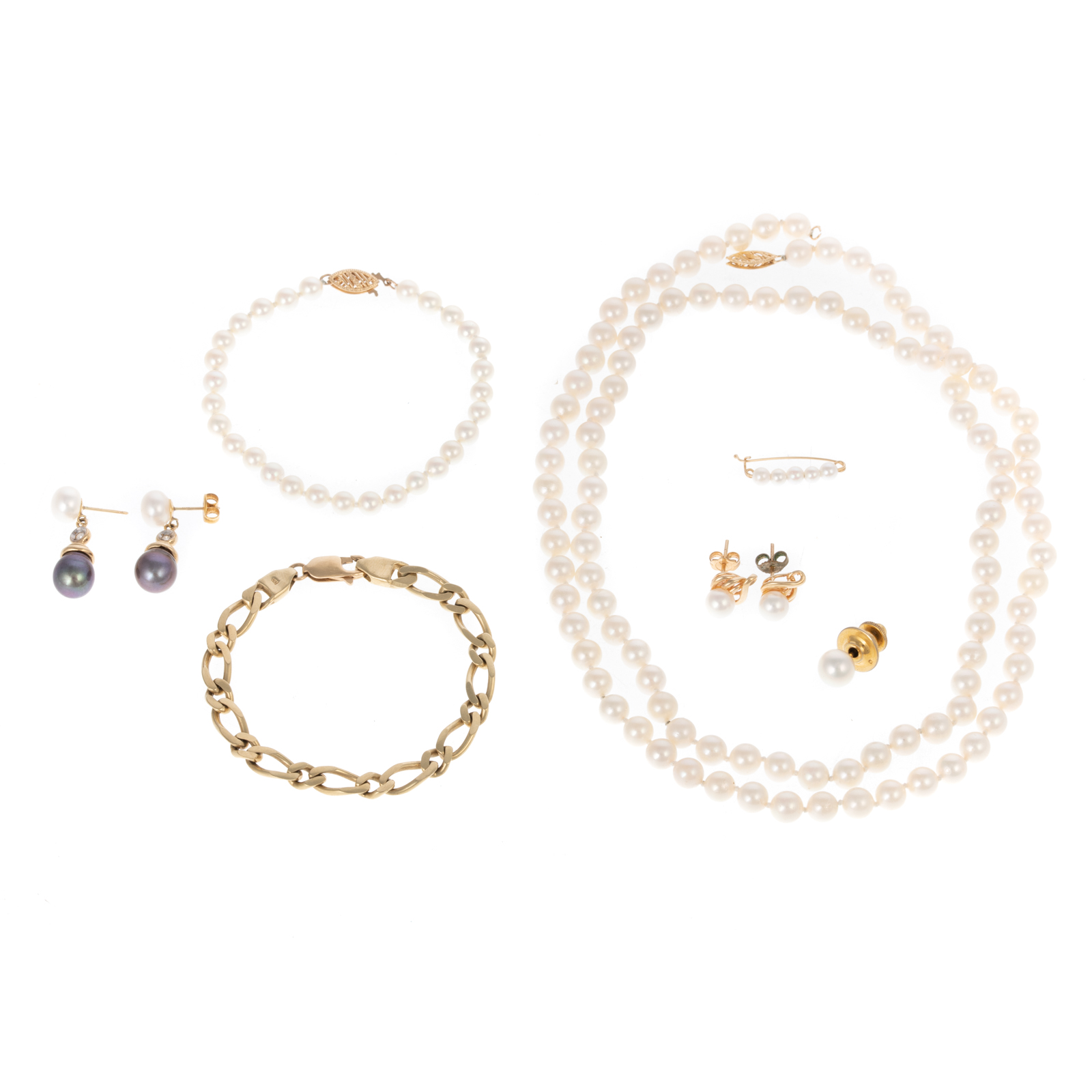 AN ASSORTMENT OF PEARL GOLD JEWELRY 338d68