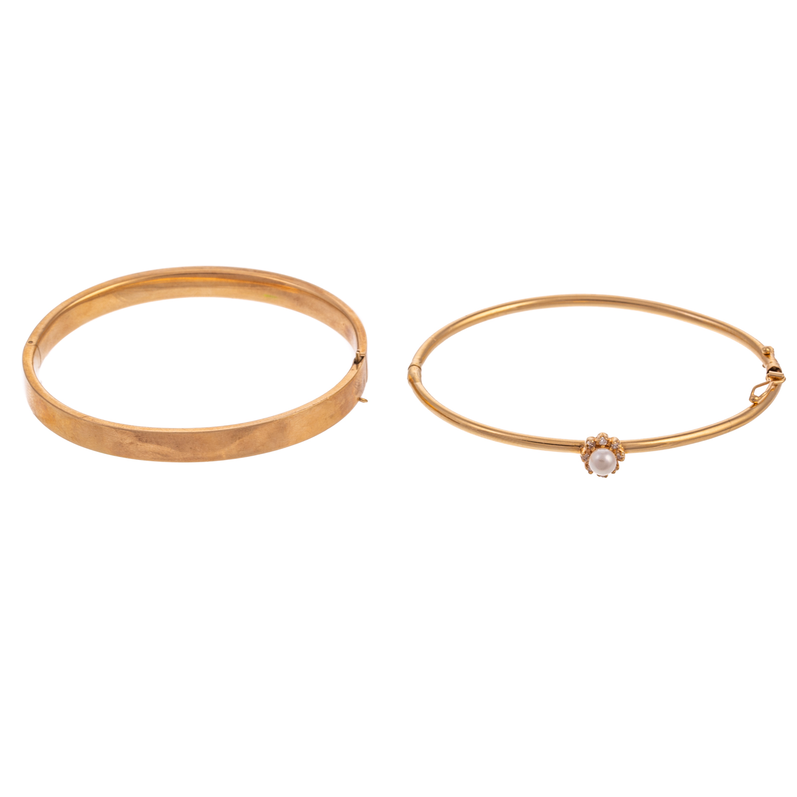 TWO 14K YELLOW GOLD BANGLES 1  338d62