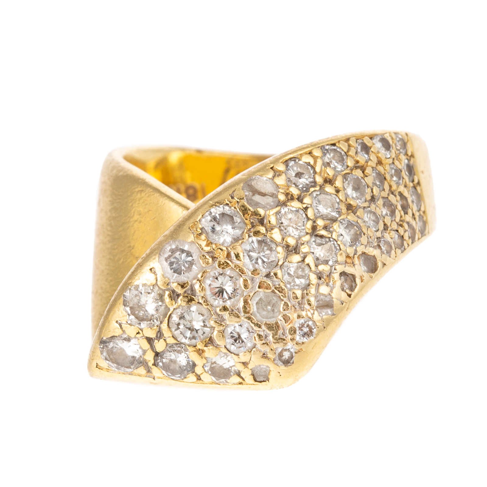 A PAVE DIAMOND RIBBON RING IN 18K