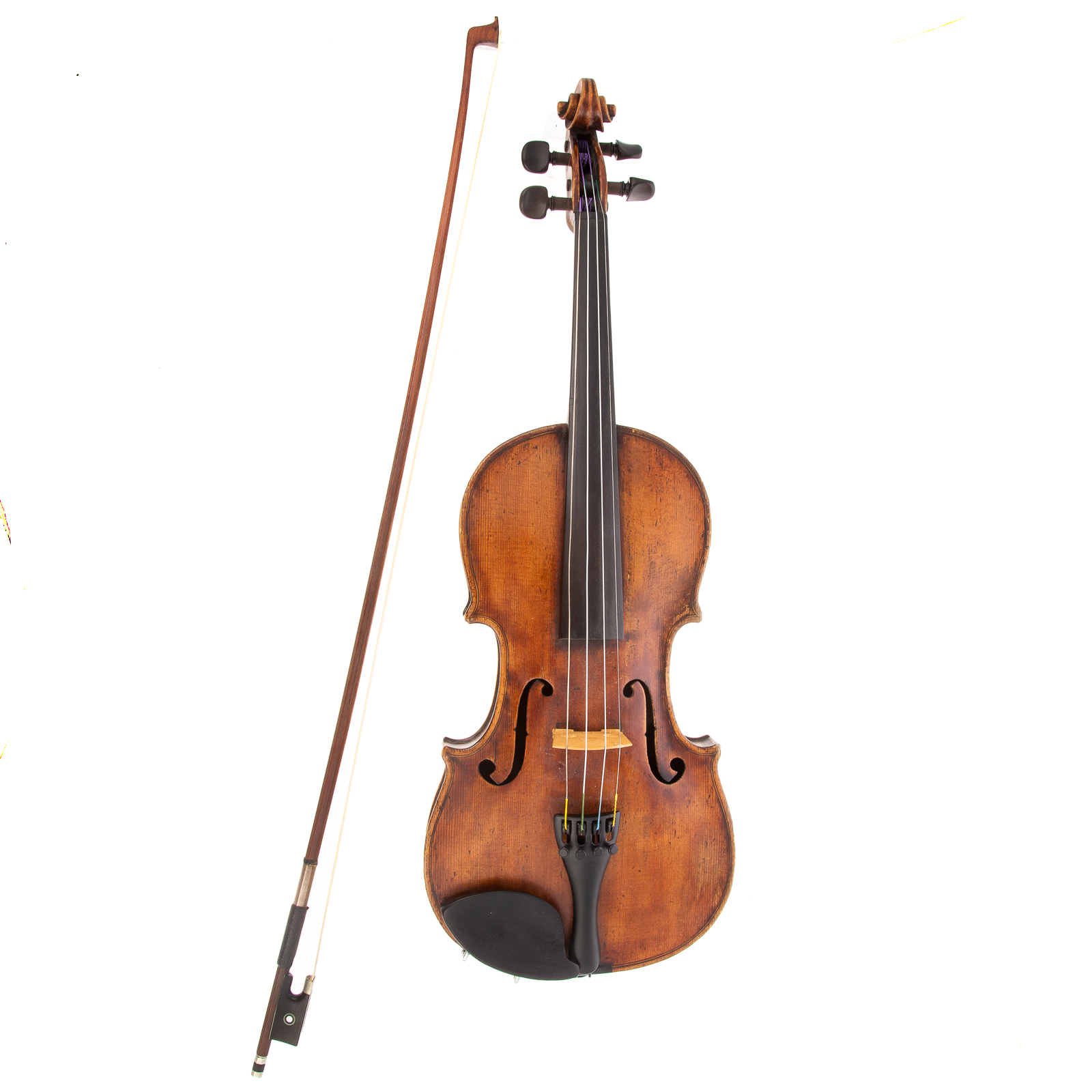 A FINE ANTIQUE VIOLIN WITH ACCESSORIES 338e7f