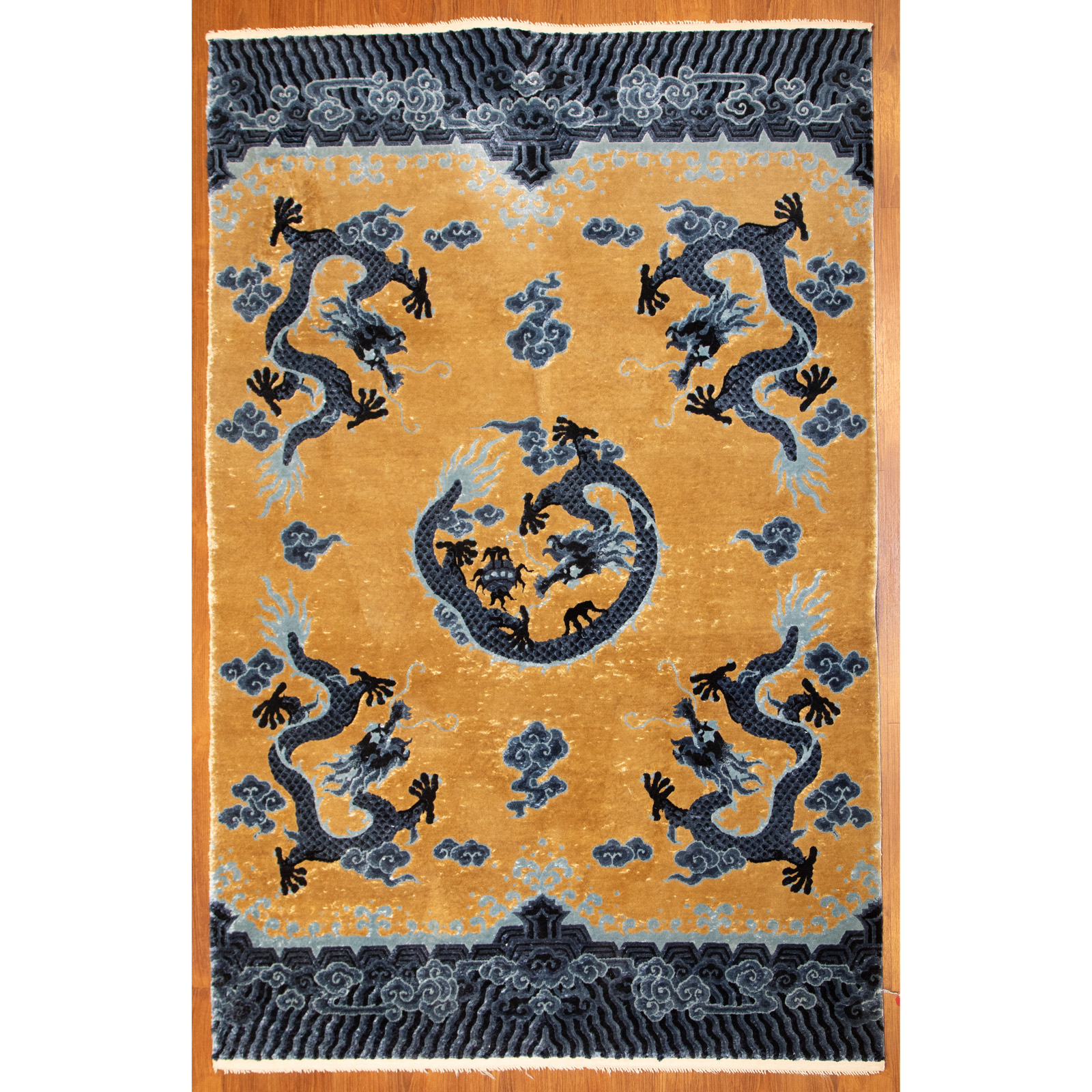 SILK CHINESE RUG, 4 X 6 Third quarter-20th