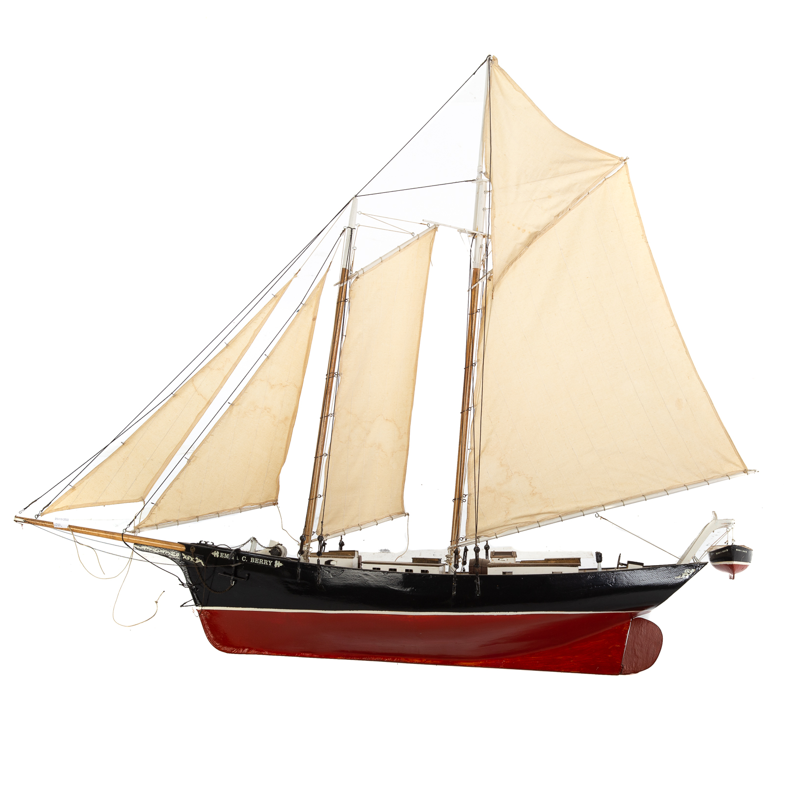 PAINTED WOOD MODEL OF SLOOP EMMA 338f89