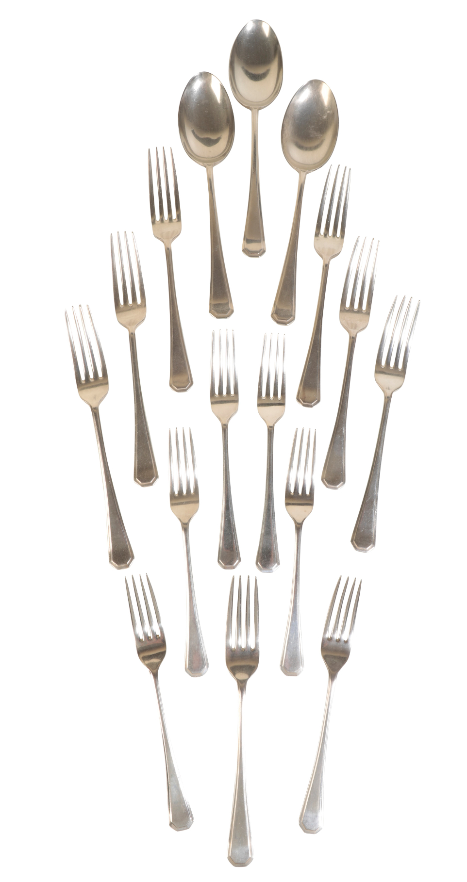 A COLLECTION OF SILVER FLATWARE