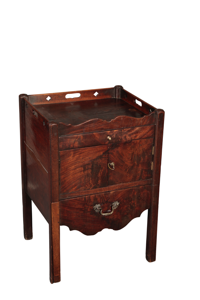 A GEORGE III MAHOGANY BEDSIDE CABINET 339047