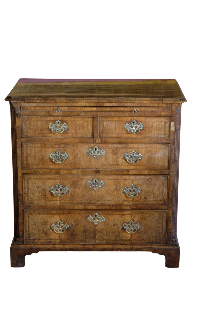 A GEORGE II WALNUT CHEST OF DRAWERS 339085