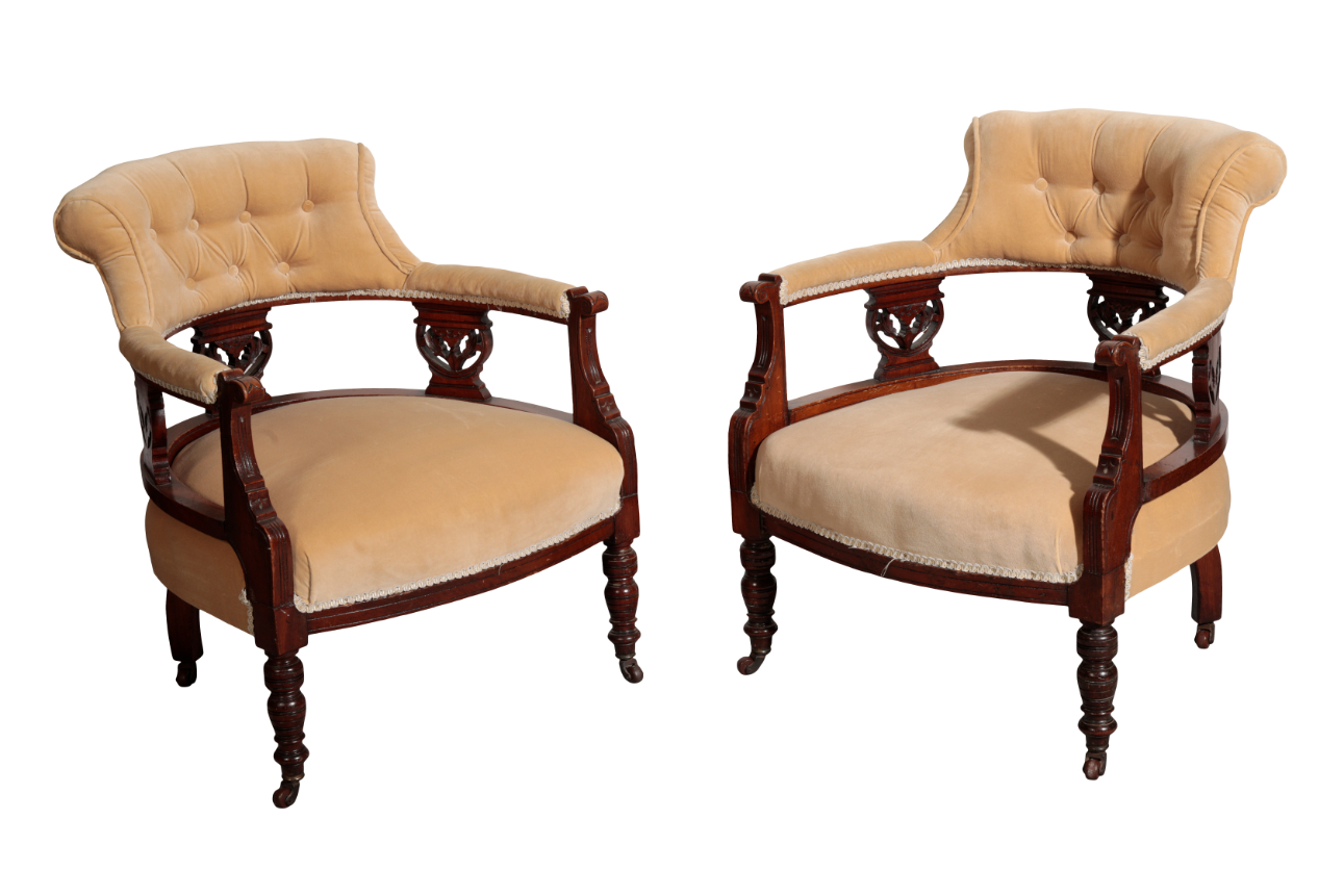A PAIR OF VICTORIAN CARVED WALNUT 33909b
