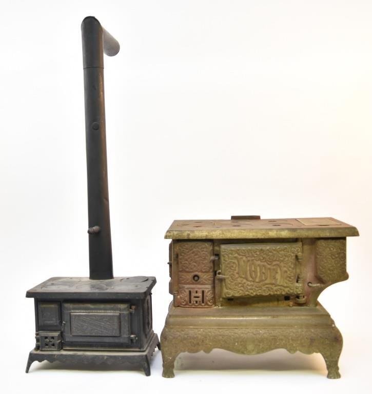 Salesman sample Mode cast iron stove