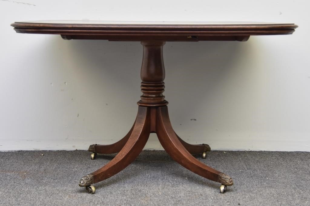 Georgian mahogany breakfast table  33910f