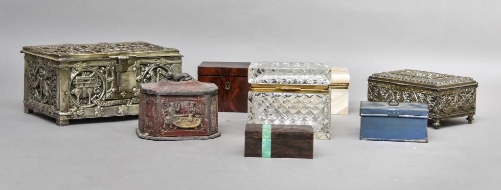 Boxes including a French crystal  33917f