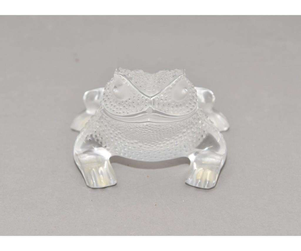 Lalique glass frog.
3.25"h x 5"w