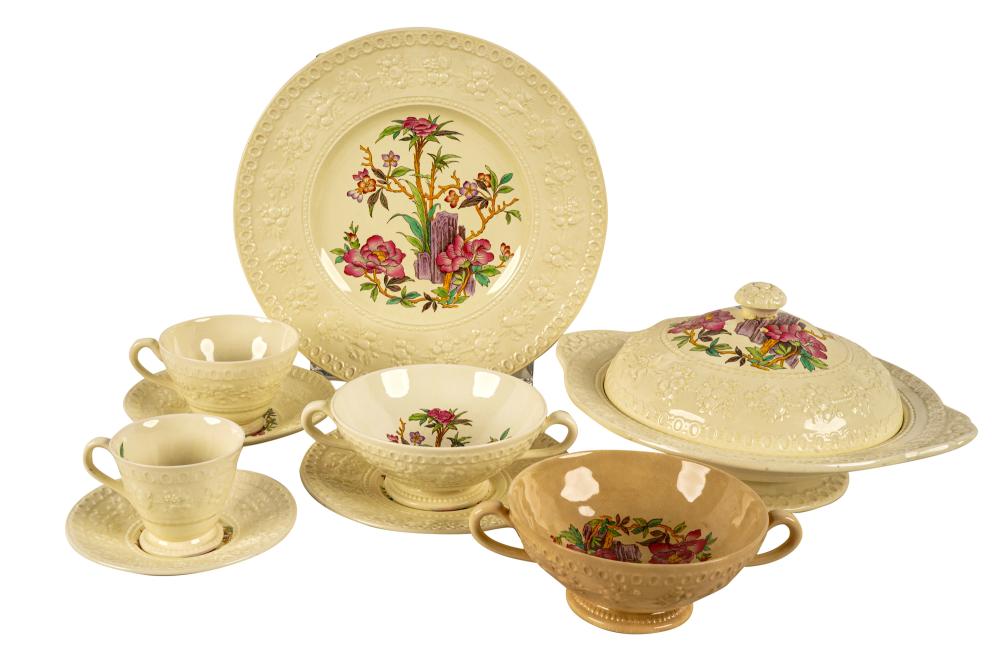 WEDGWOOD CHINA DINNER SERVICENankin