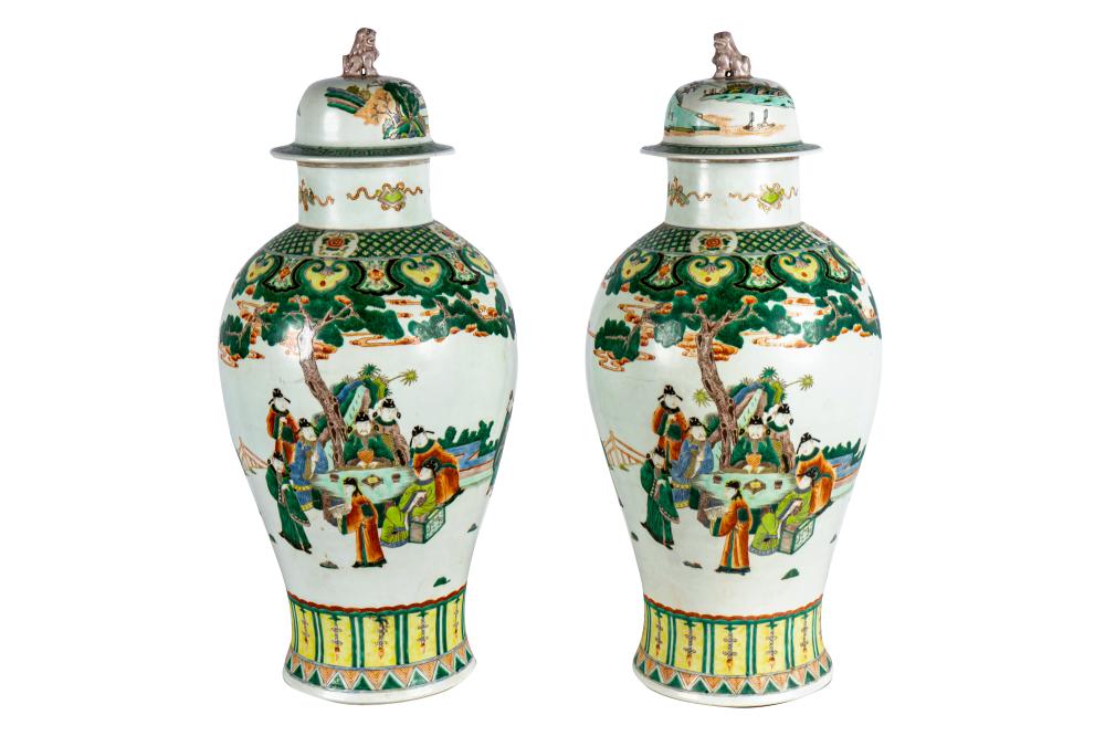 PAIR OF CHINESE STYLE FAMILLE VERTE