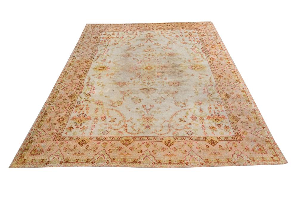 OUSHAK CARPETWest Anatolia late 336e15