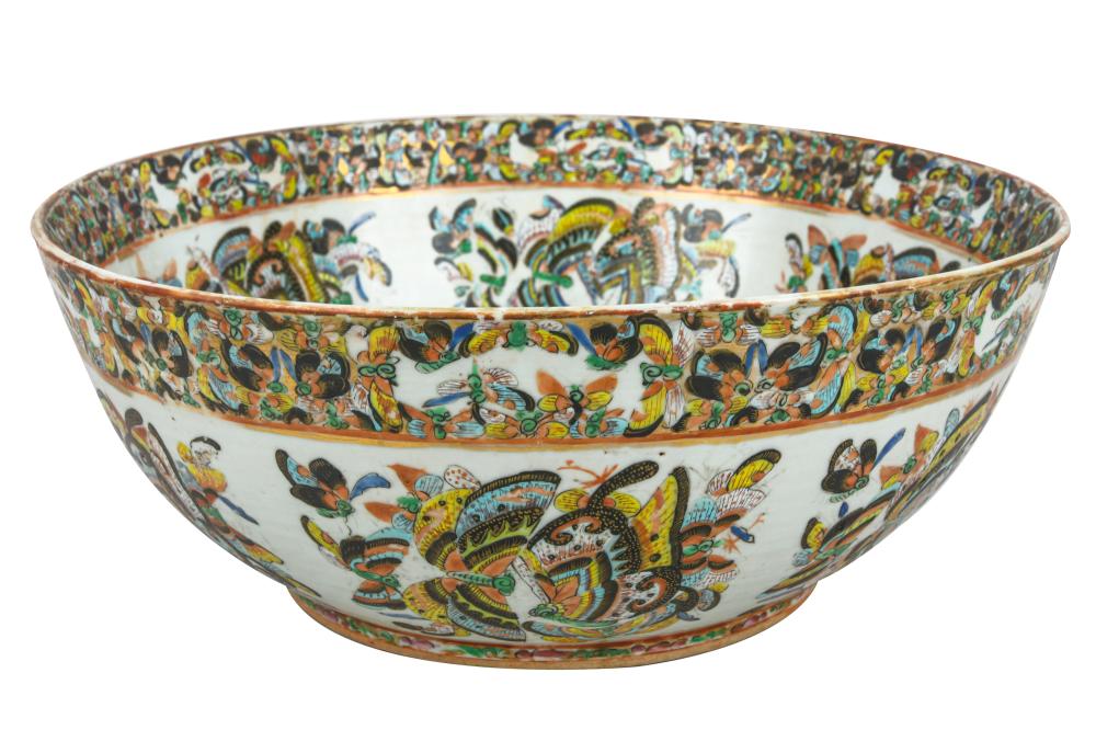 CHINESE PORCELAIN PUNCH BOWLcirca