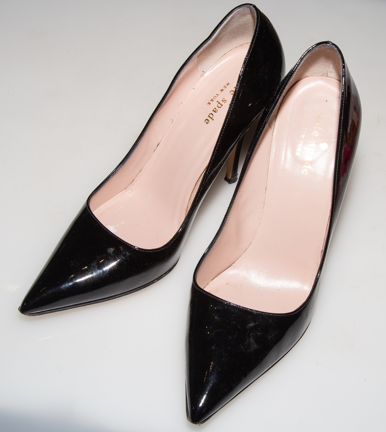 PAIR KATE SPADE BLACK PATENT LEATHER 337076