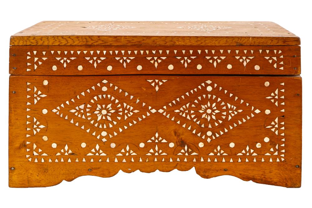 SYRIAN INLAID BOXwith open, unlined