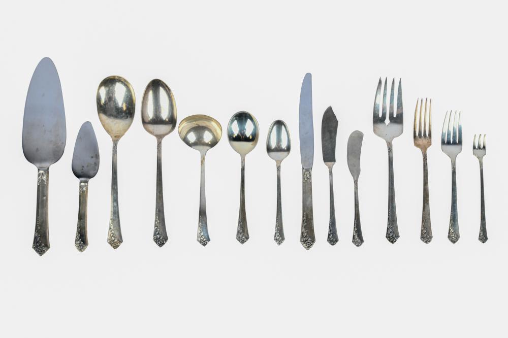 HERILOOM STERLING FLATWARE SERVICEDamask