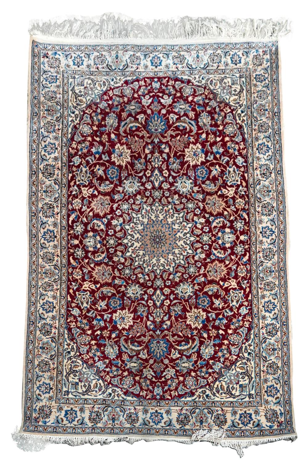 ISFAHAN BLUE FIELD THROW RUGCondition  3372ac