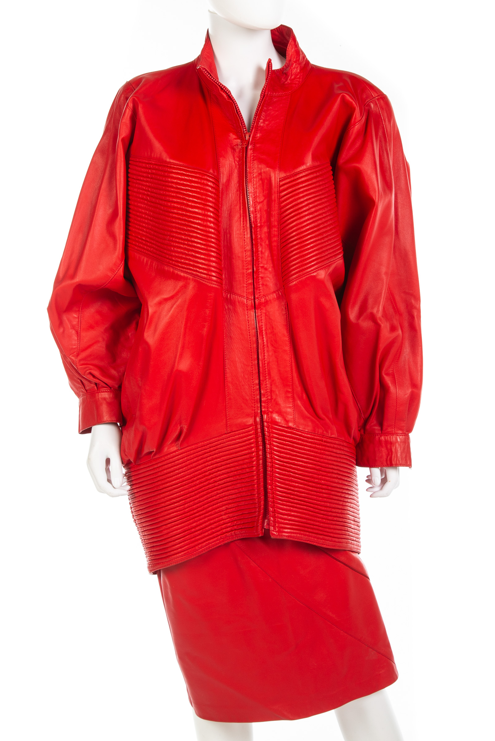 COLLECTION OF RED LEATHER CLOTHING 3372e4