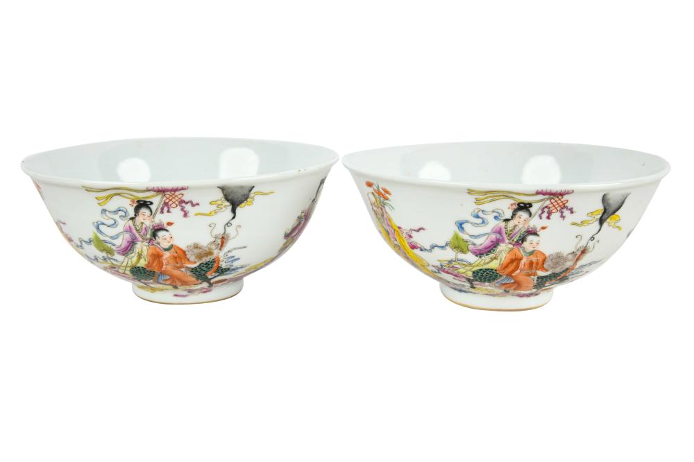 PAIR OF CHINESE PORCELAIN BOWLSeach 337382