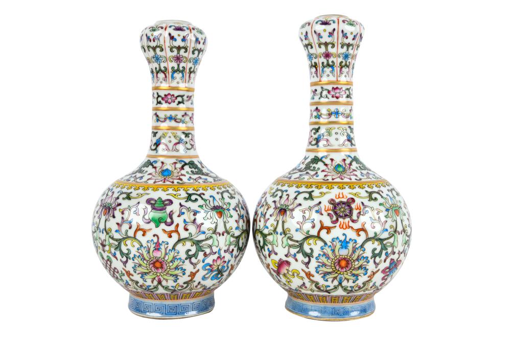 PAIR OF CHINESE ENAMEL PORCELAIN