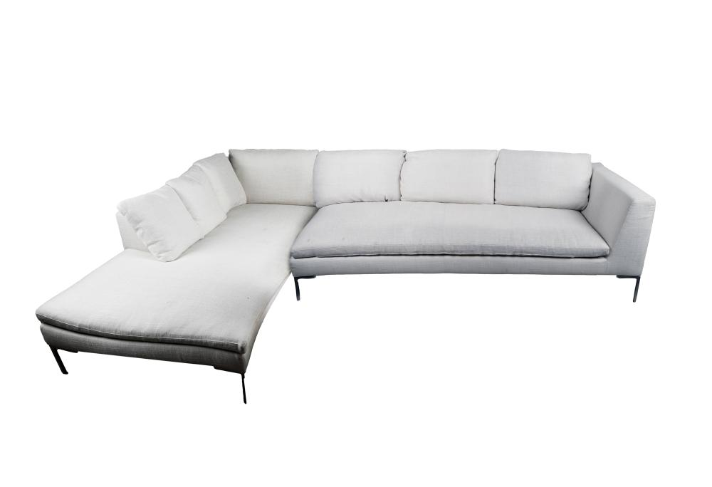 B&B ITALIAN SECTIONAL SOFACondition: