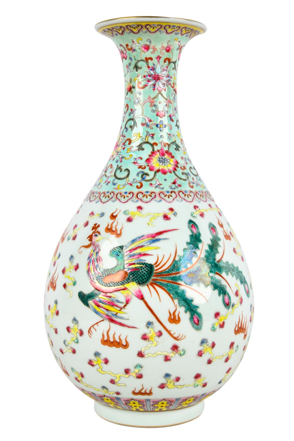 CHINESE PORCELAIN 'DRAGON' VASEwith