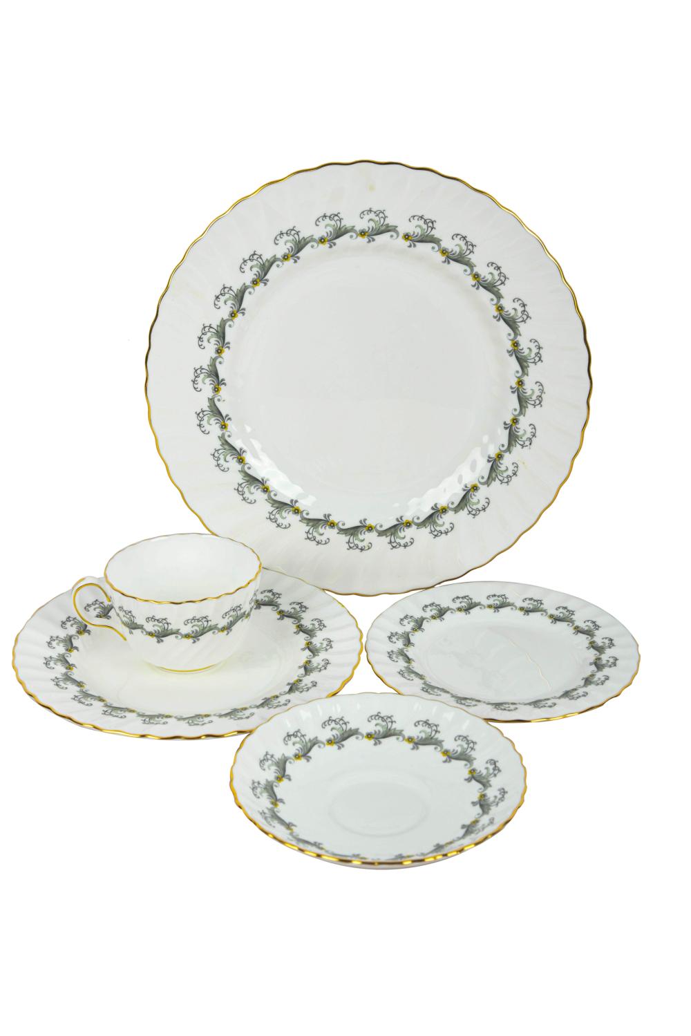 MINTON PORCELAIN DINNER SERVICE Ermine  337583