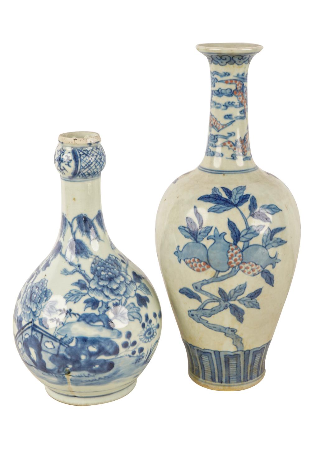 TWO CHINESE PORCELAIN VASESthe 3376a6