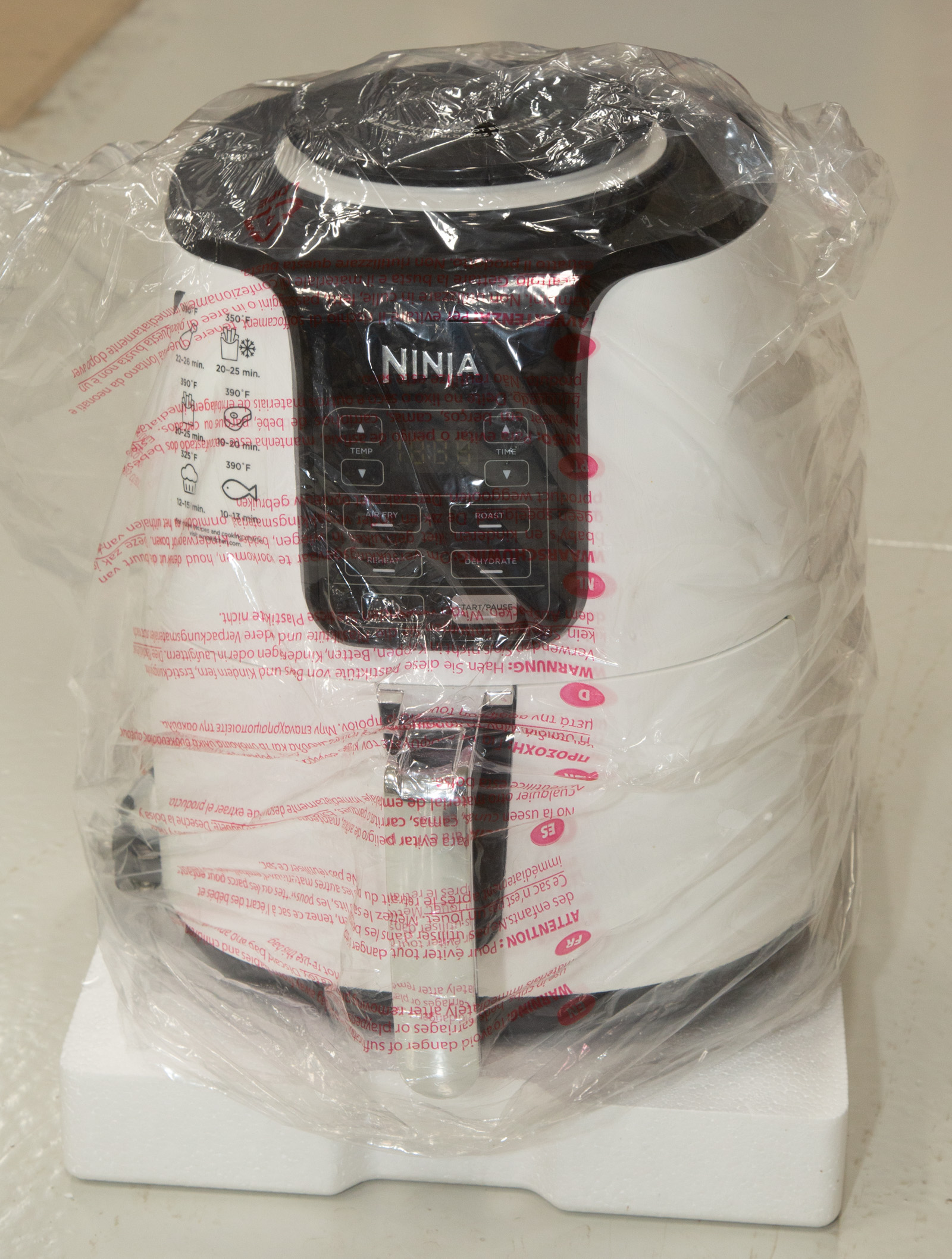 NINJA AIR FRYER Model AF101QW; appears