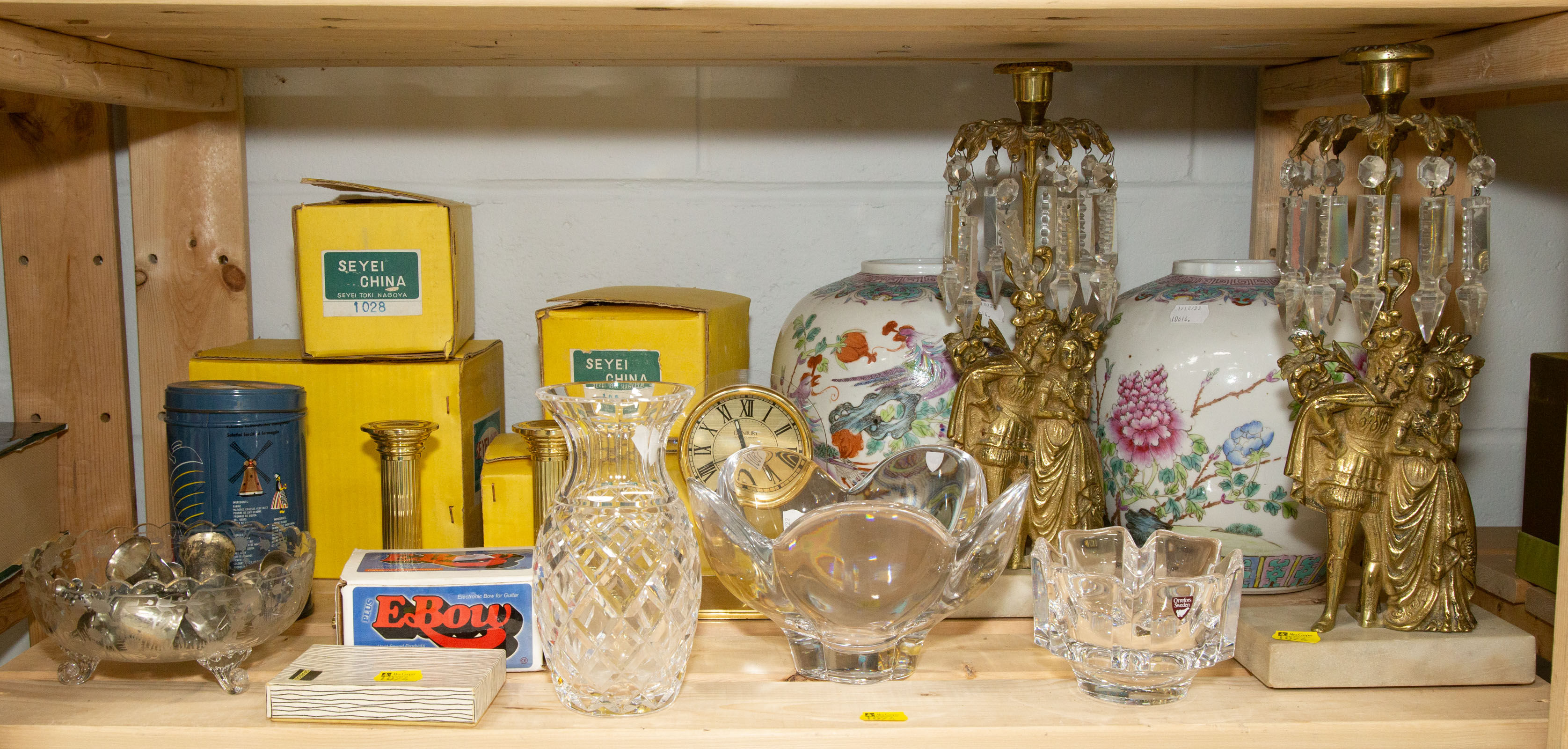 ASSORTED DECORATIVE & COLLECTIBLE