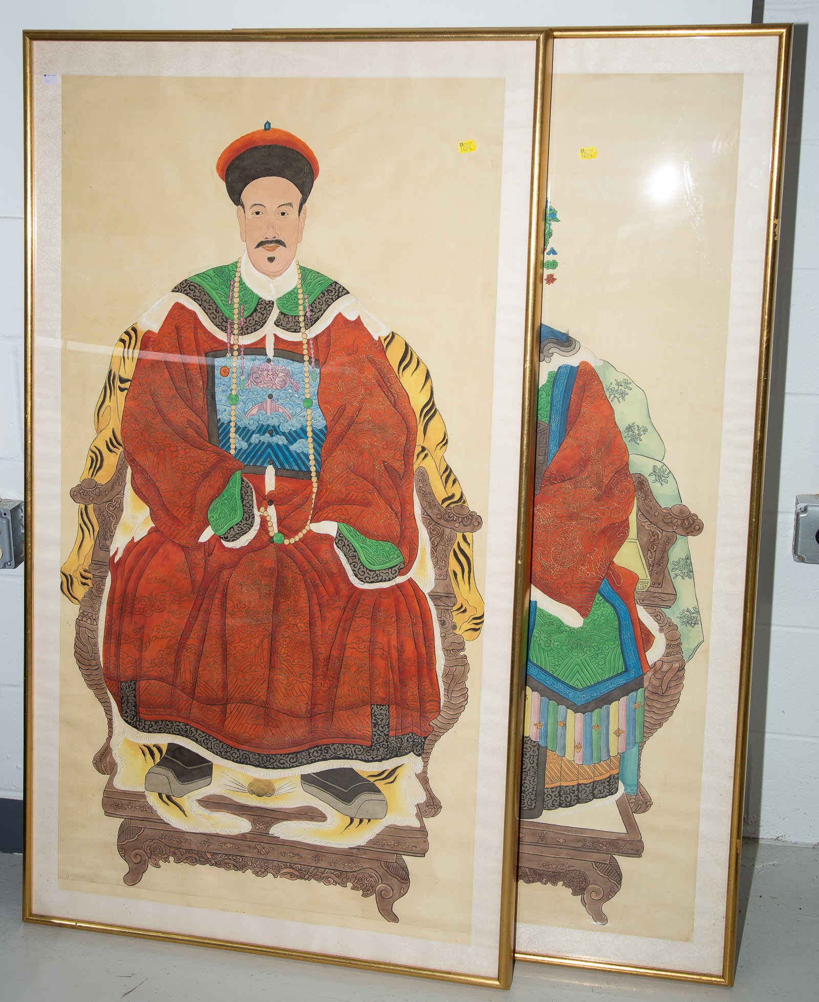 A PAIR OF LARGE FRAMED CHINESE 337712