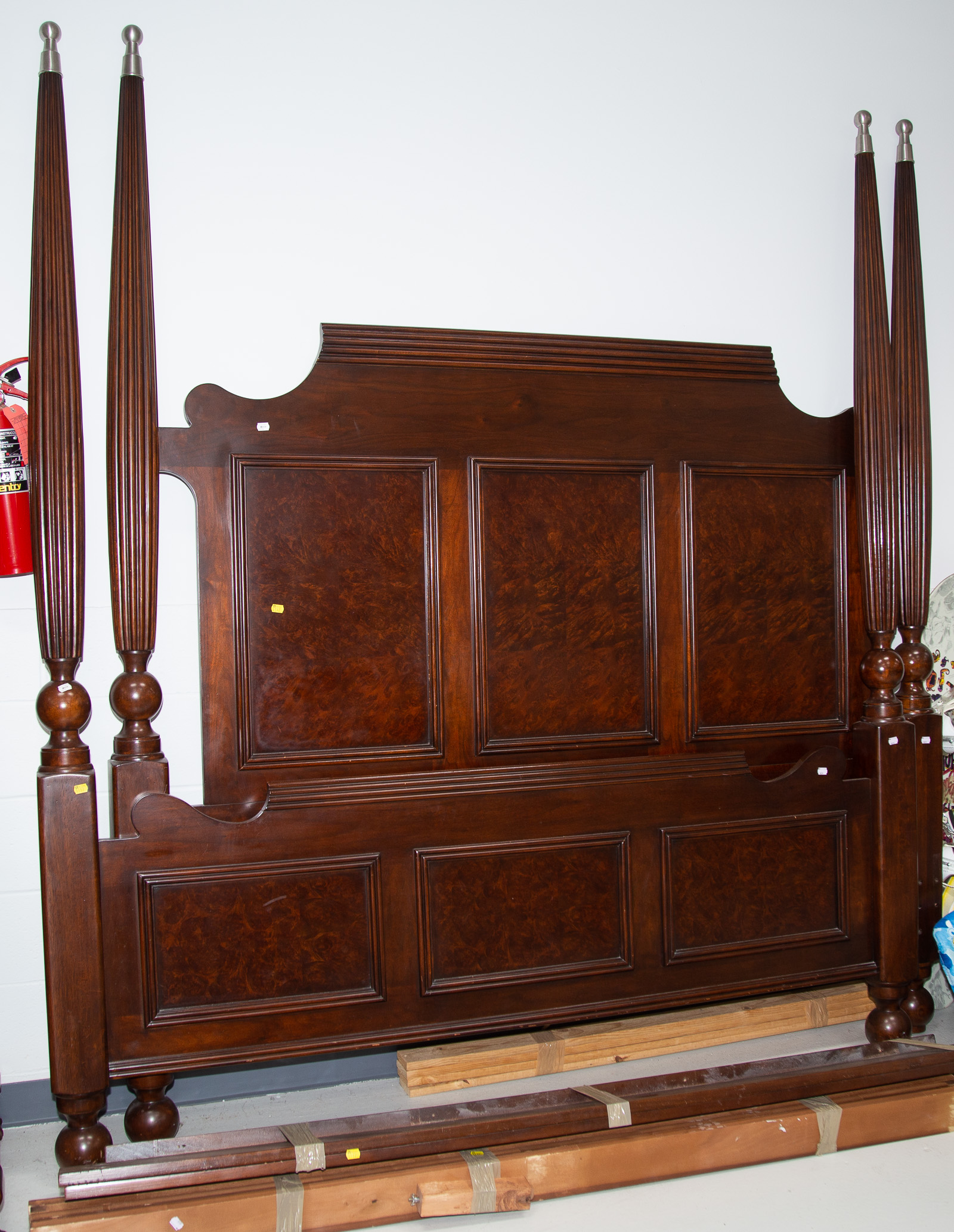 MODERN MAHOGANY KING SIZE BED With