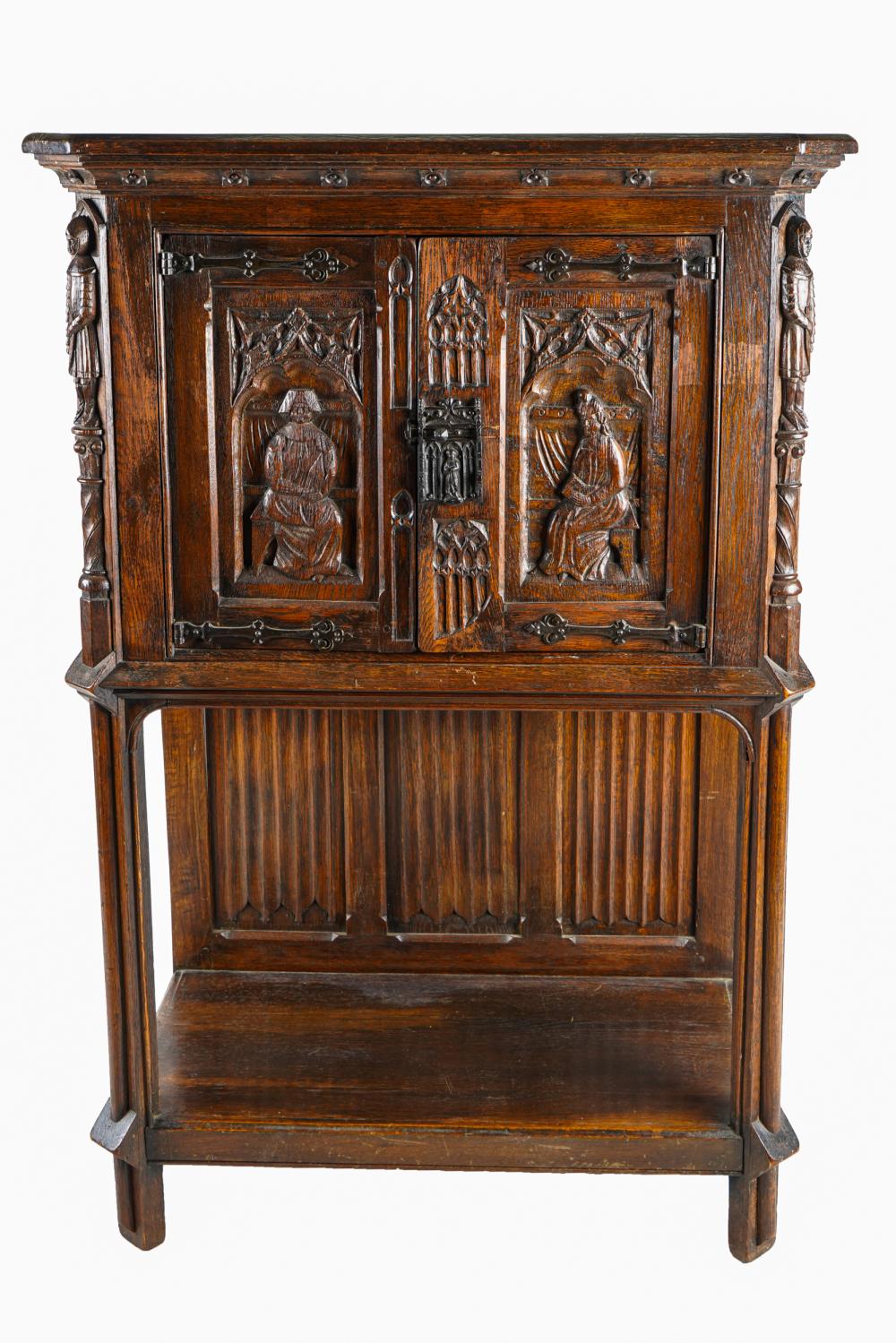 GOTHIC STYLE CARVED OAK CABINETearly 3377b1