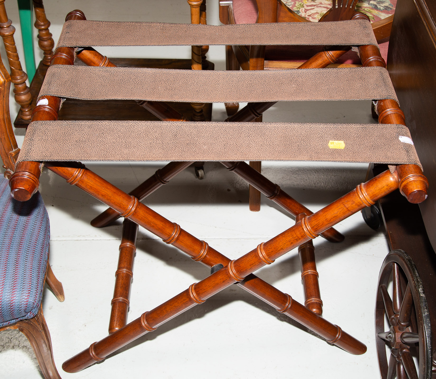 BAMBOO STYLE FOLDING LUGGAGE RACK