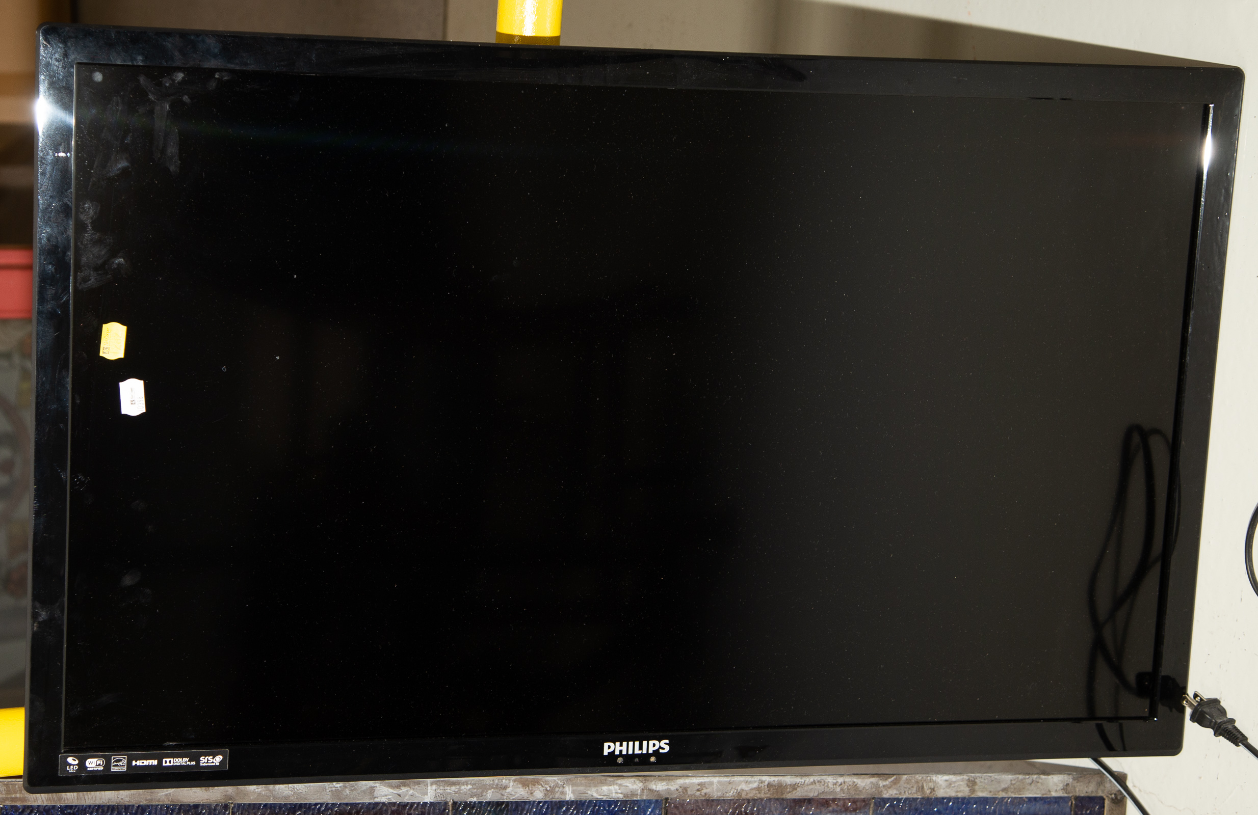PHILIPS FLAT SCREEN TELEVISION 337887