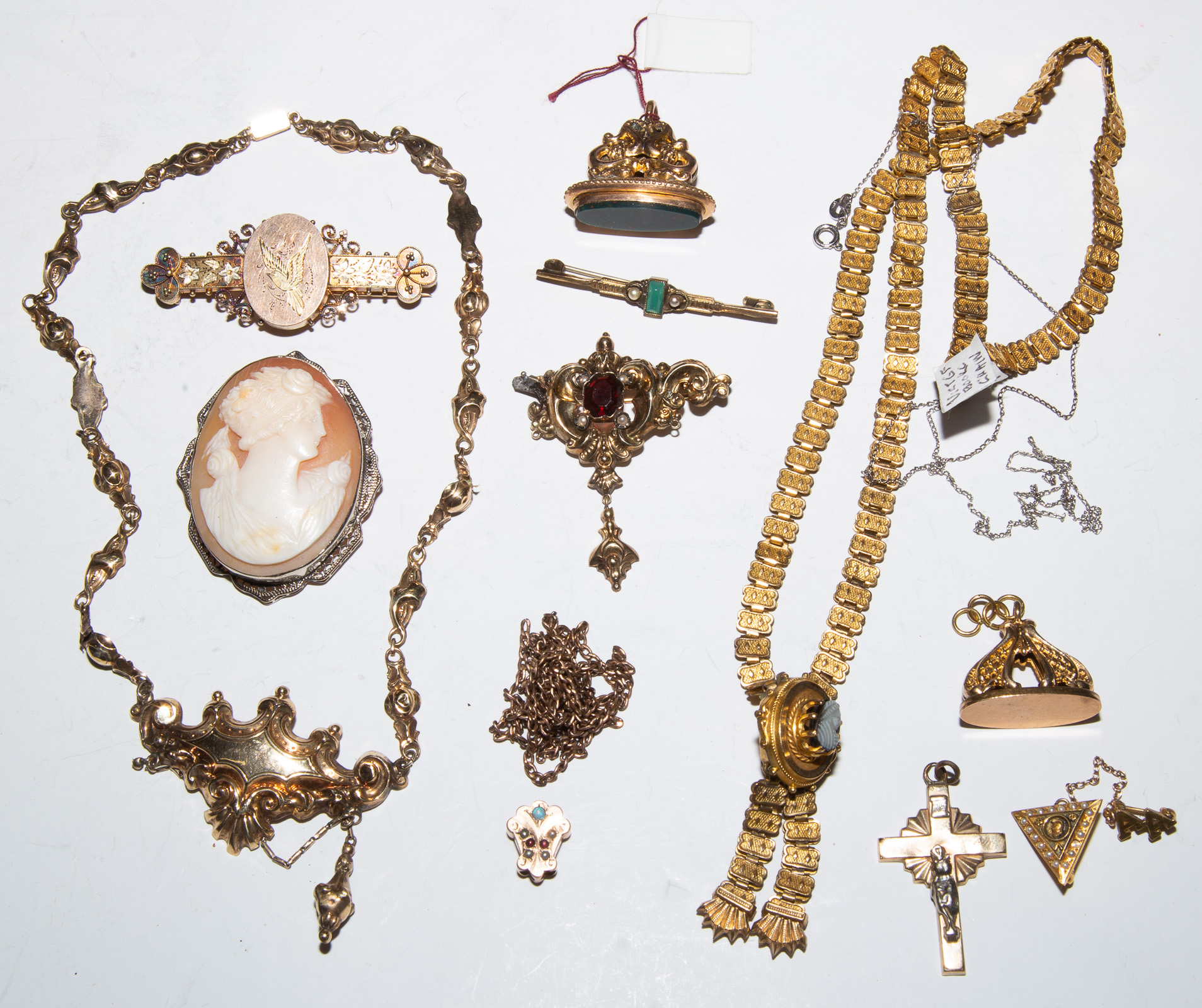A COLLECTION OF VICTORIAN GILT