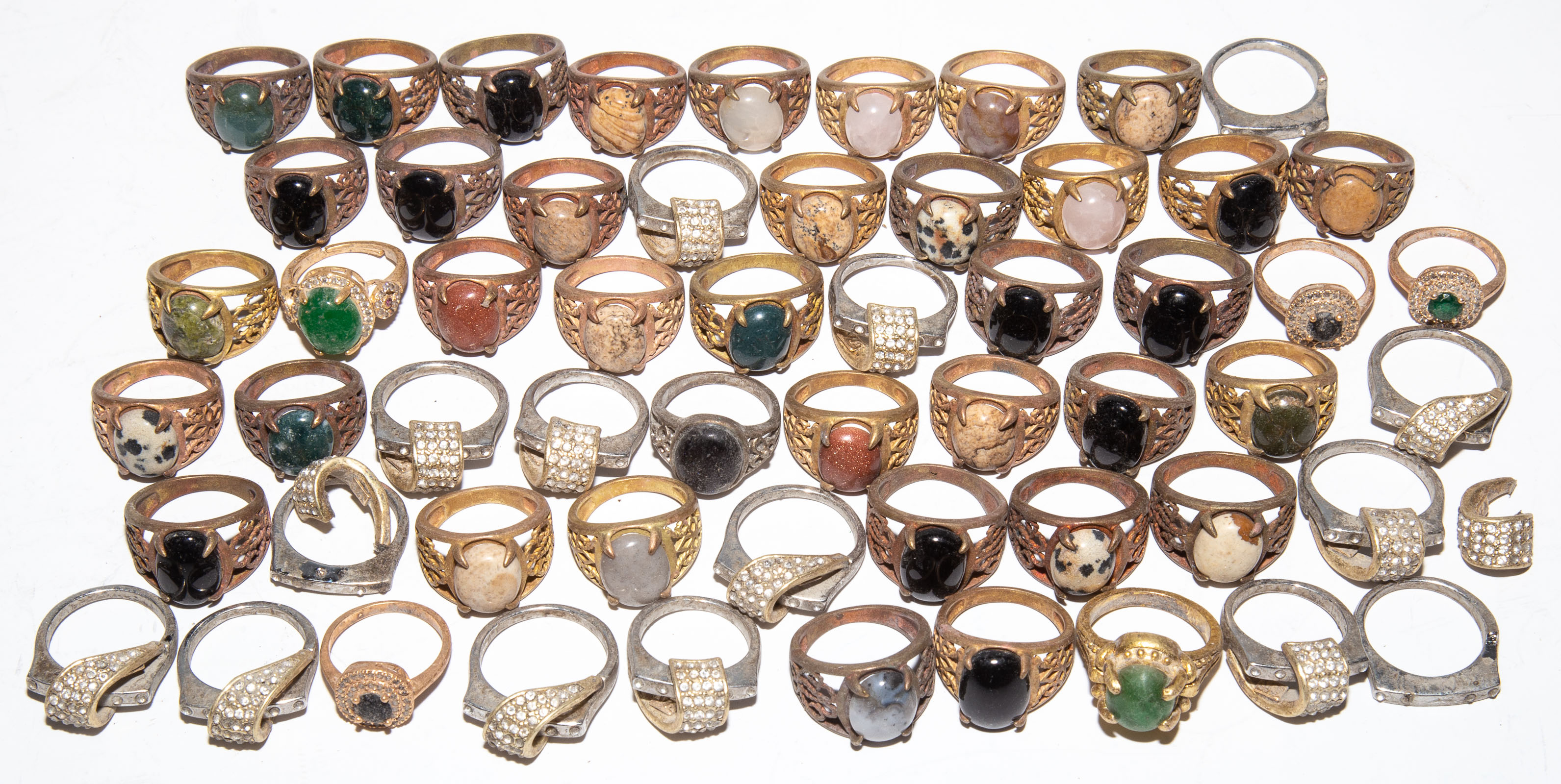A GROUP OF COSTUME RINGS .
