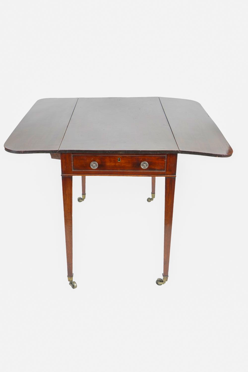 MAHOGANY PEMBROKE TABLEwith one 3379d6