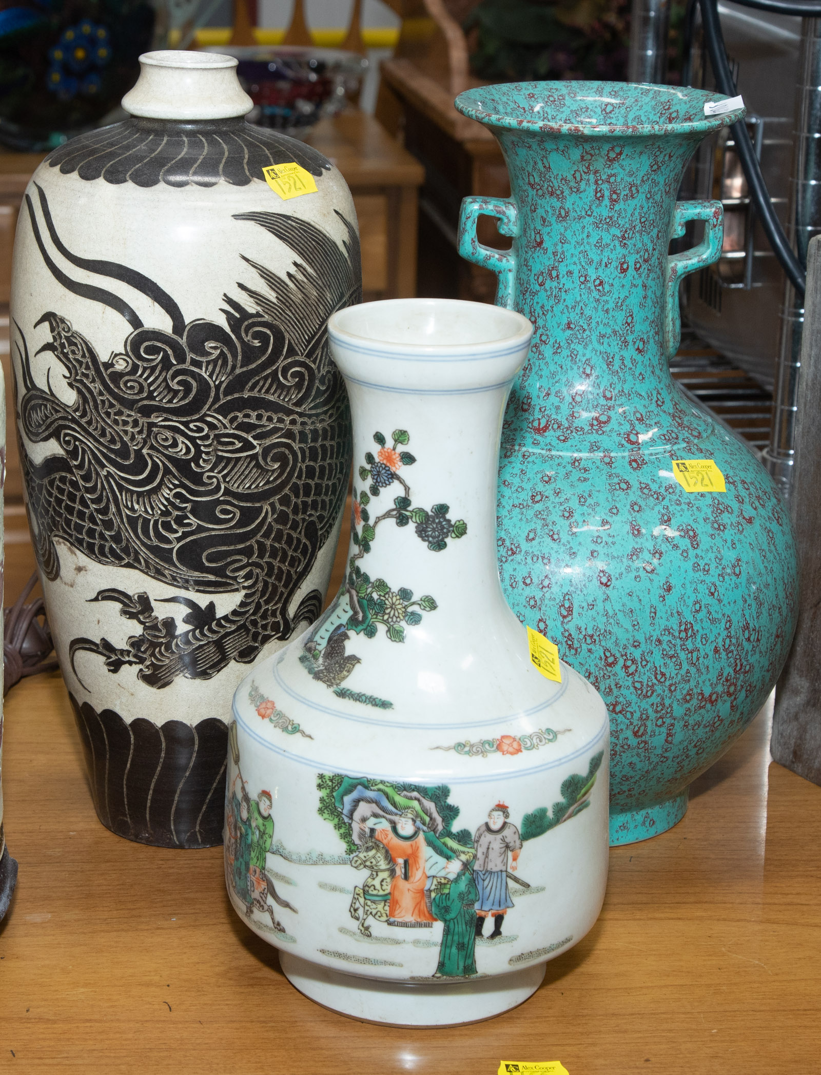 THREE ANTIQUE STYLE CHINESE VASES