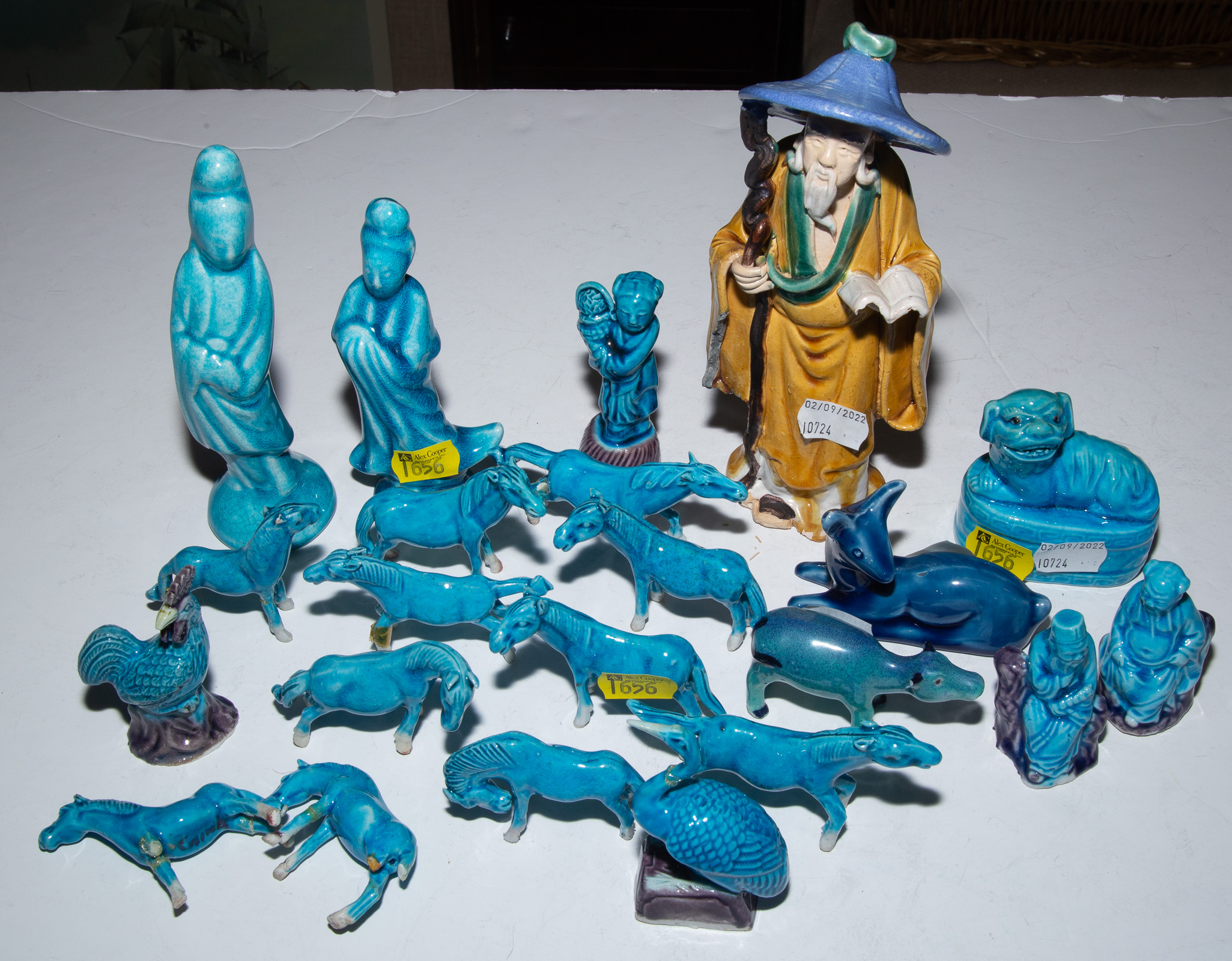 ASSORTED CHINESE CERAMIC FIGURES