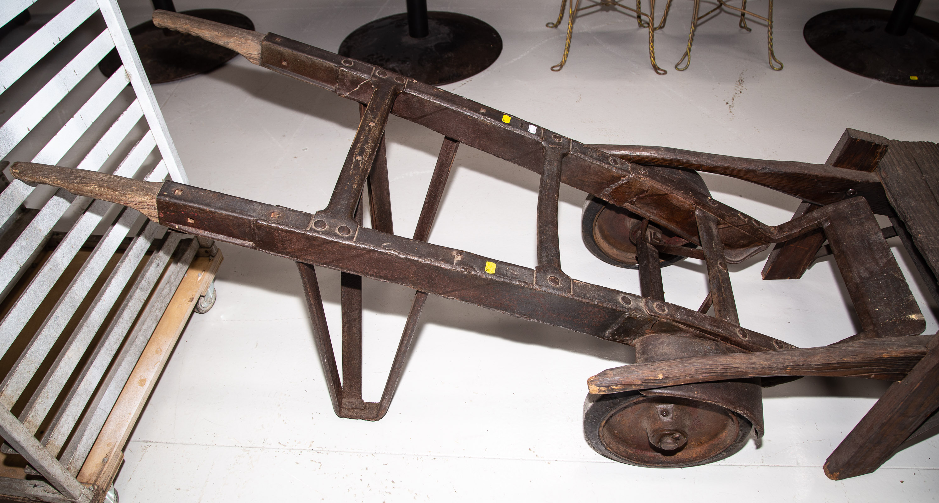 ANTIQUE IRON INDUSTRIAL HAND TRUCK 337b2f